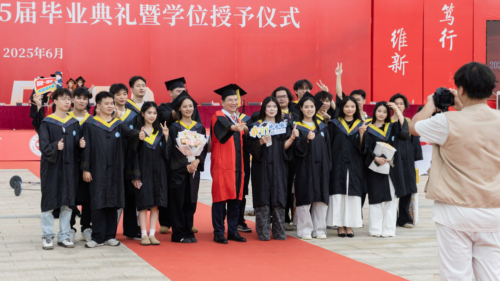 学生合影环节(覃淑惠摄）  (3)