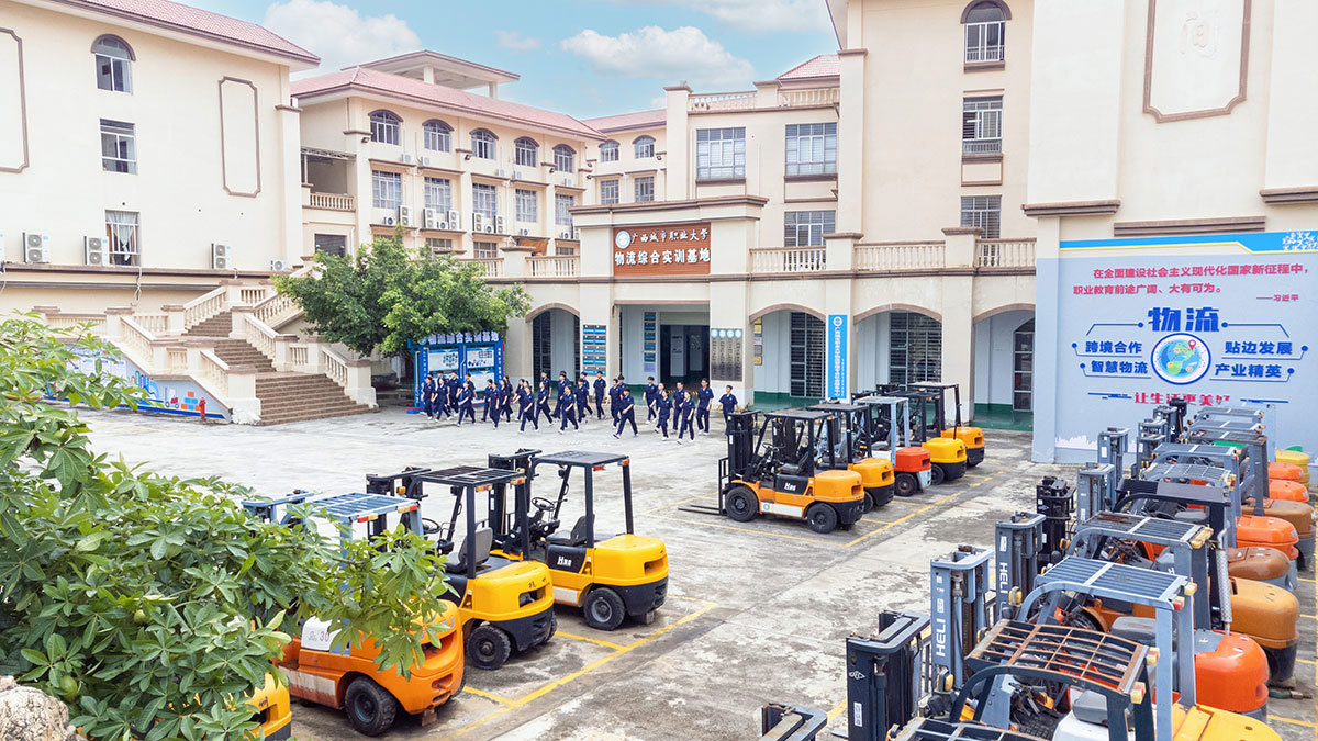 2022.6.16物流管理学院宣传片(骆齐旺--摄-)--(1) 2022.6.16物流管理学院宣传片(骆齐旺--摄-)--(1)